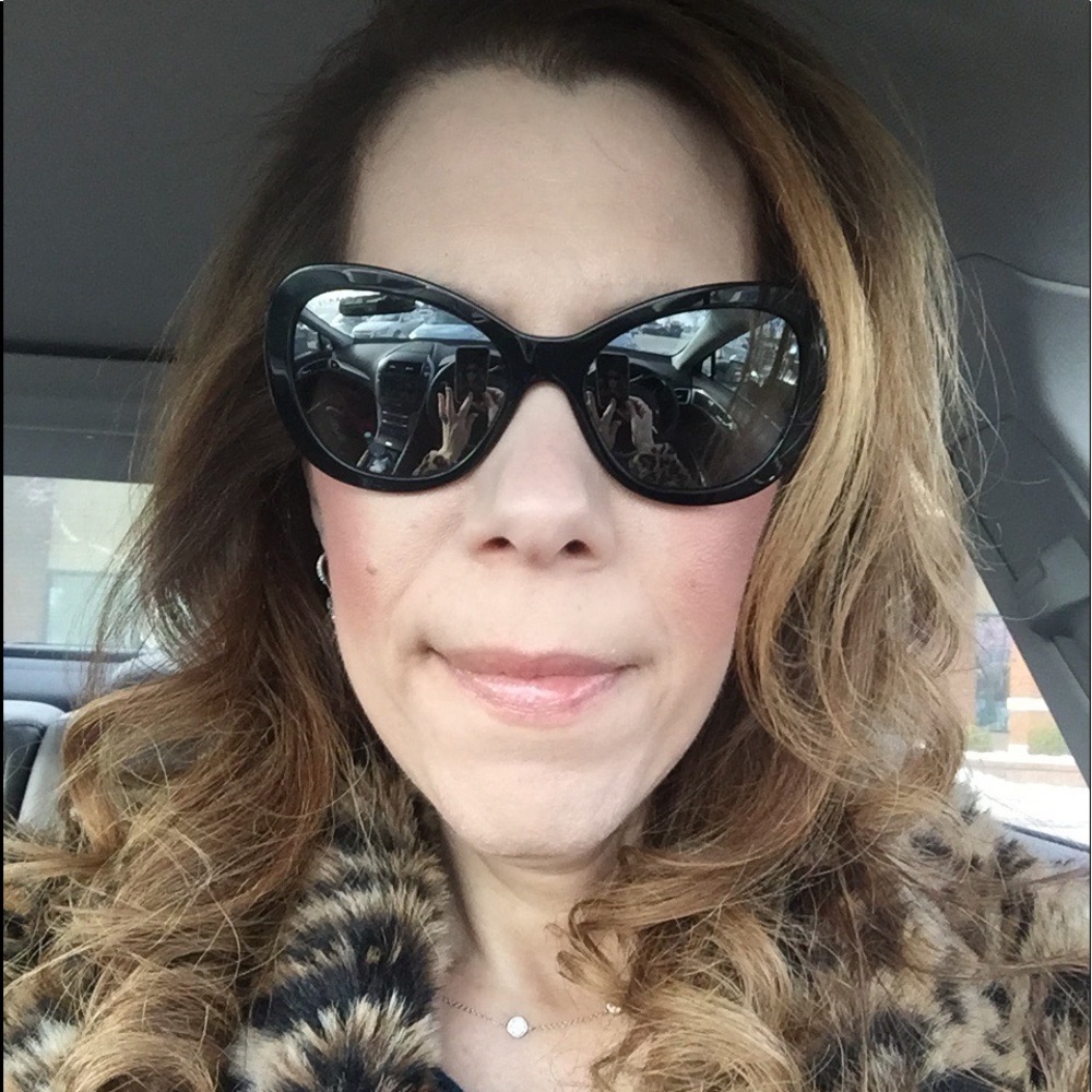 Meet your Posher, Denise